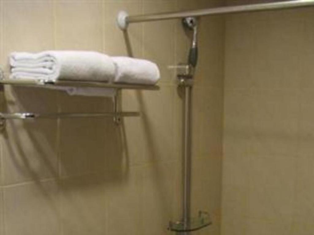 Mervit Hotel Padang  Luaran gambar