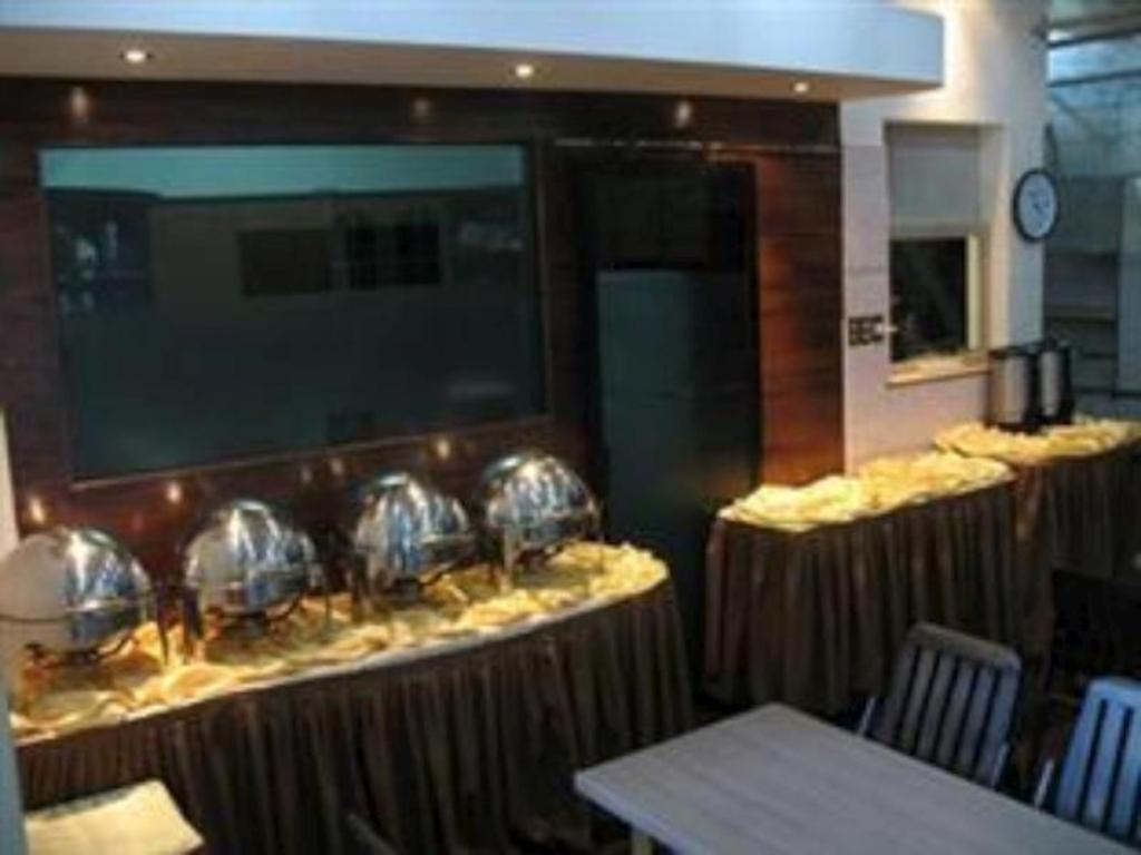 Mervit Hotel Padang  Luaran gambar