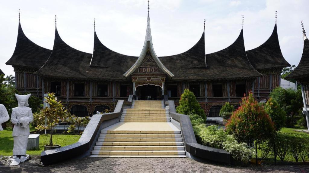 Mervit Hotel Padang  Luaran gambar